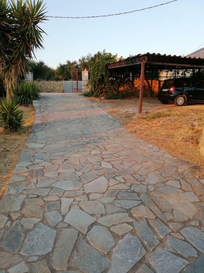 Theasea House With Garden Apartment Riglia Екстериор снимка