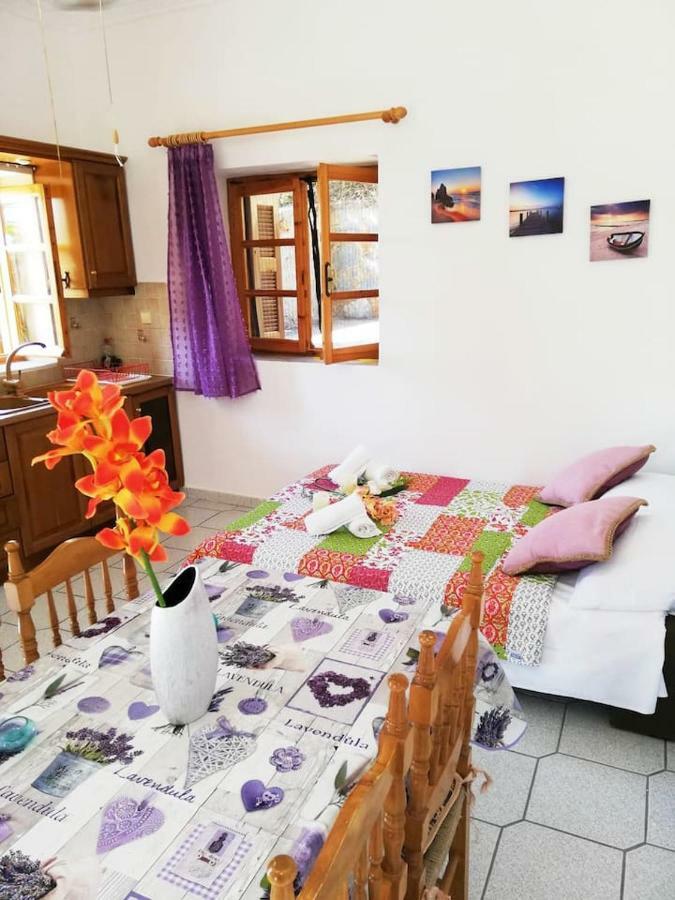 Theasea House With Garden Apartment Riglia Екстериор снимка