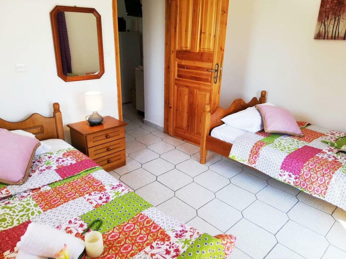 Theasea House With Garden Apartment Riglia Екстериор снимка